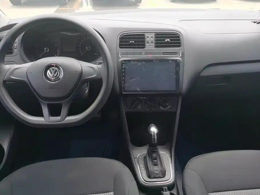 2016 Polo 1.4L Automatic Fashion Edition — миниатюра 12