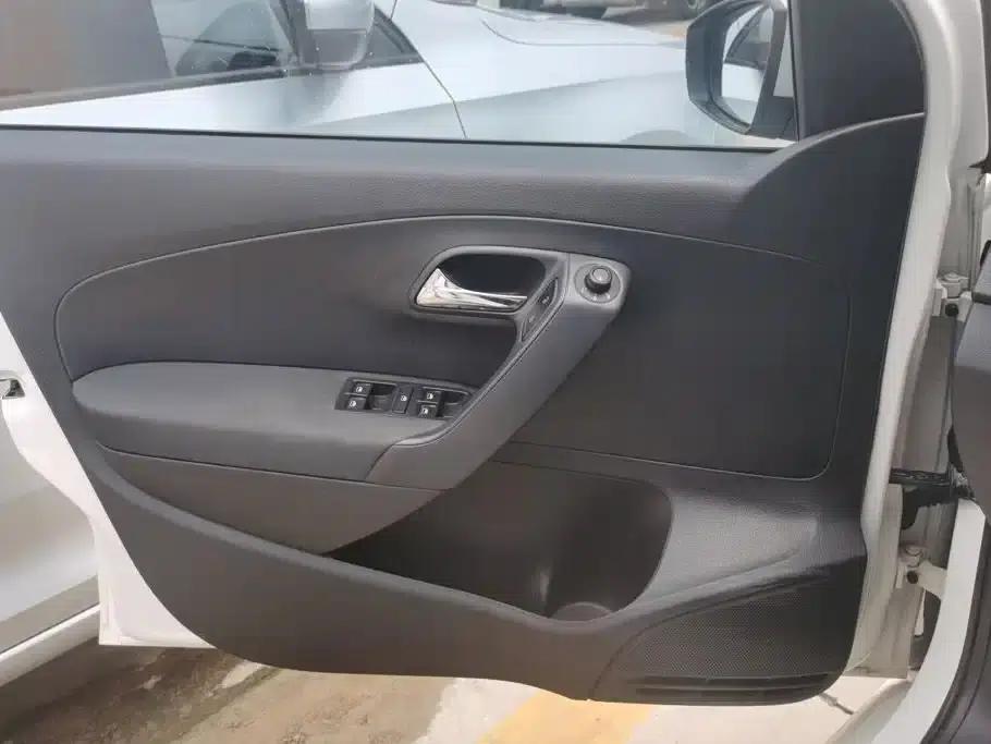 2016 Polo 1.4L Automatic Fashion Edition — миниатюра 7