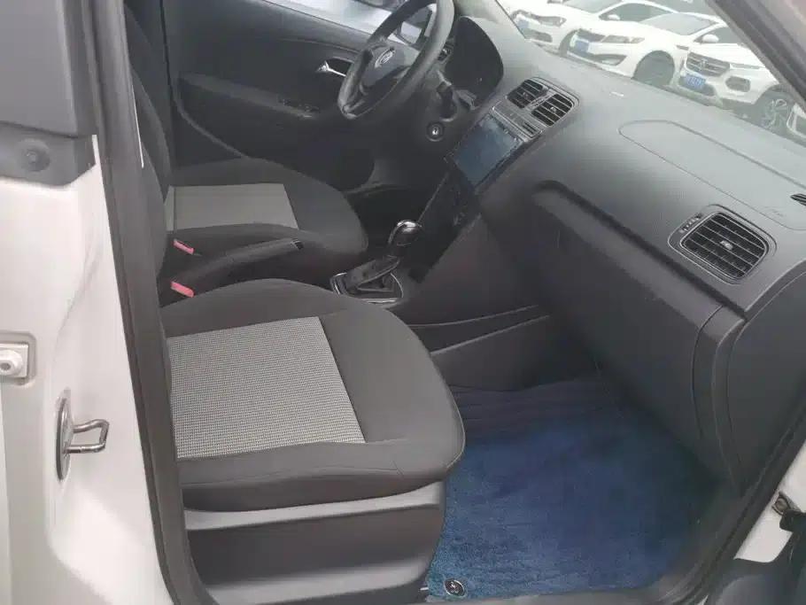 2016 Polo 1.4L Automatic Fashion Edition — миниатюра 8