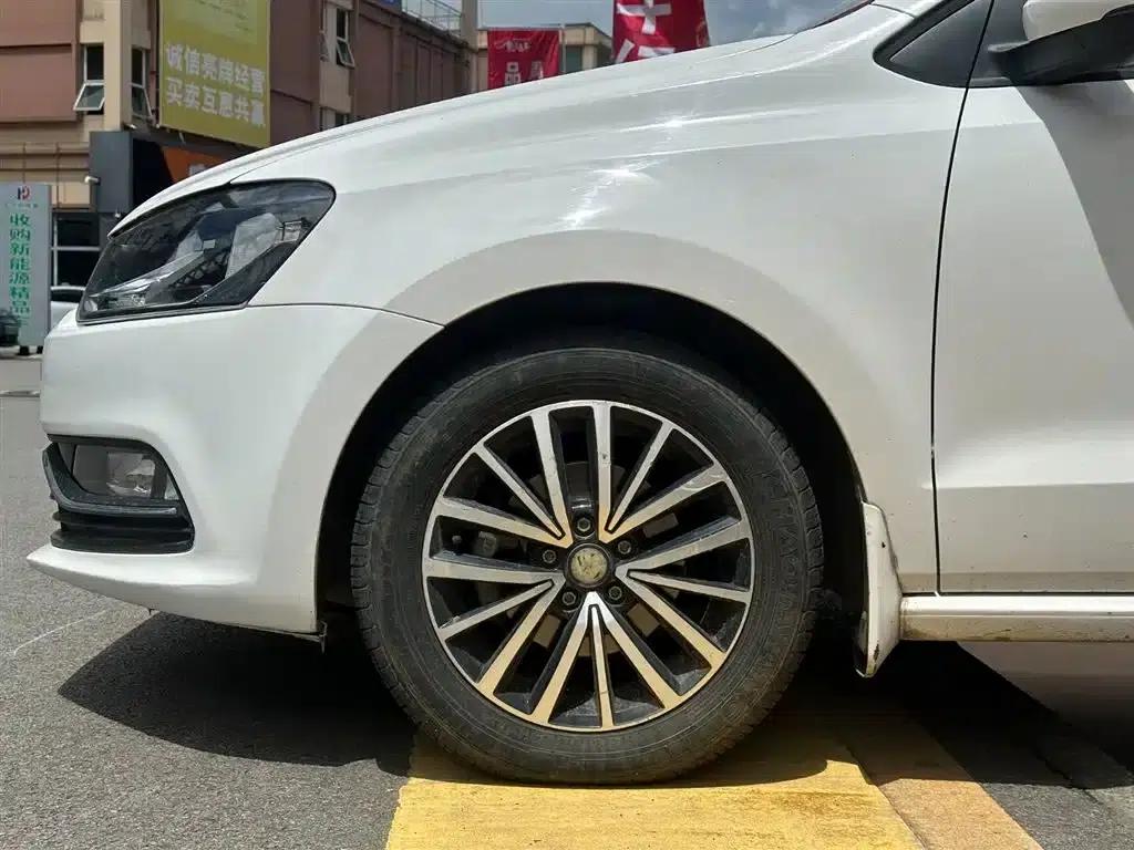 2016 Polo 1.6L Automatic Comfort Model — миниатюра 4