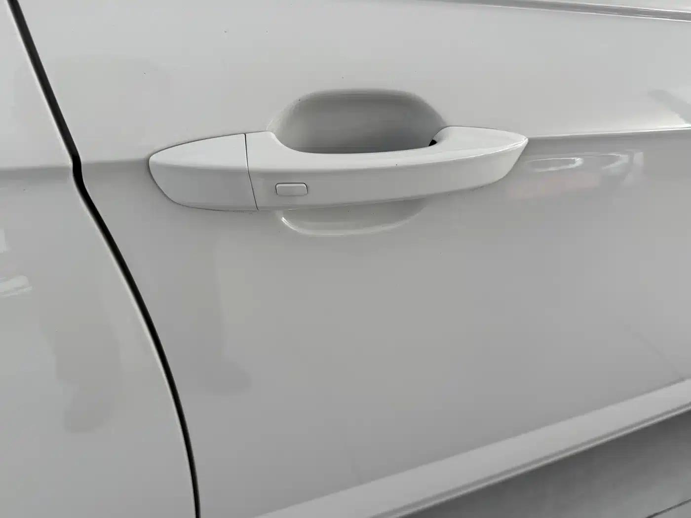 2021 Polo Plus 1.5L Automatic Colorful Technology Edition — миниатюра 4