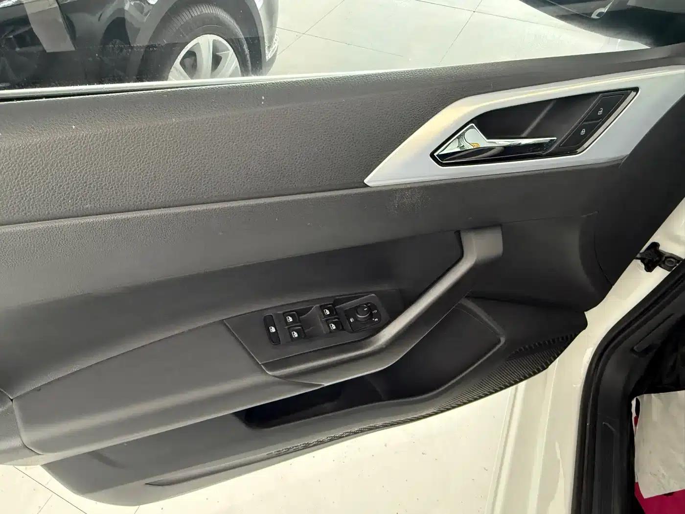 2021 Polo Plus 1.5L Automatic Colorful Technology Edition — миниатюра 9