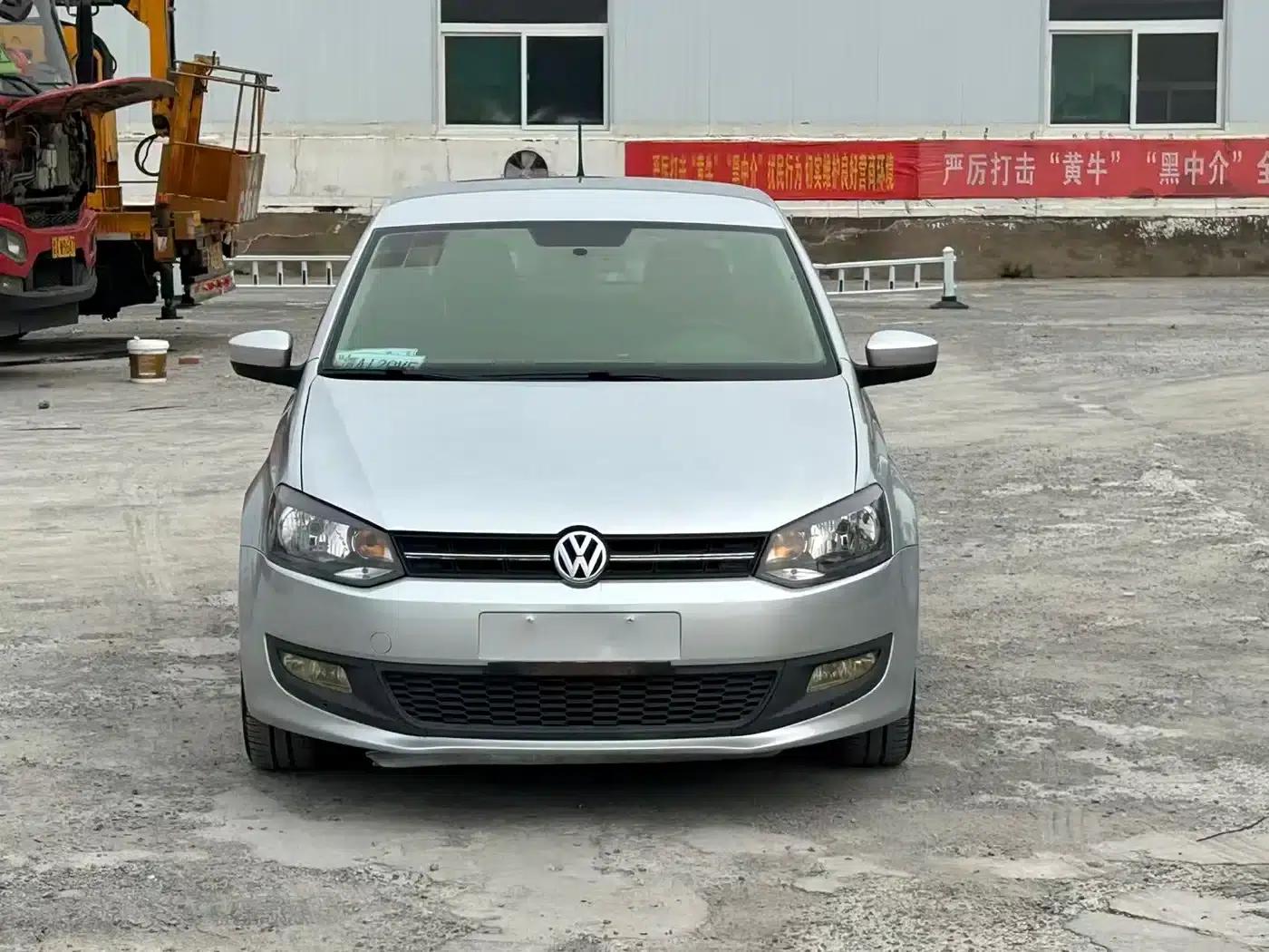 2011 Polo 1.4L Automatic Premium Edition — миниатюра 2