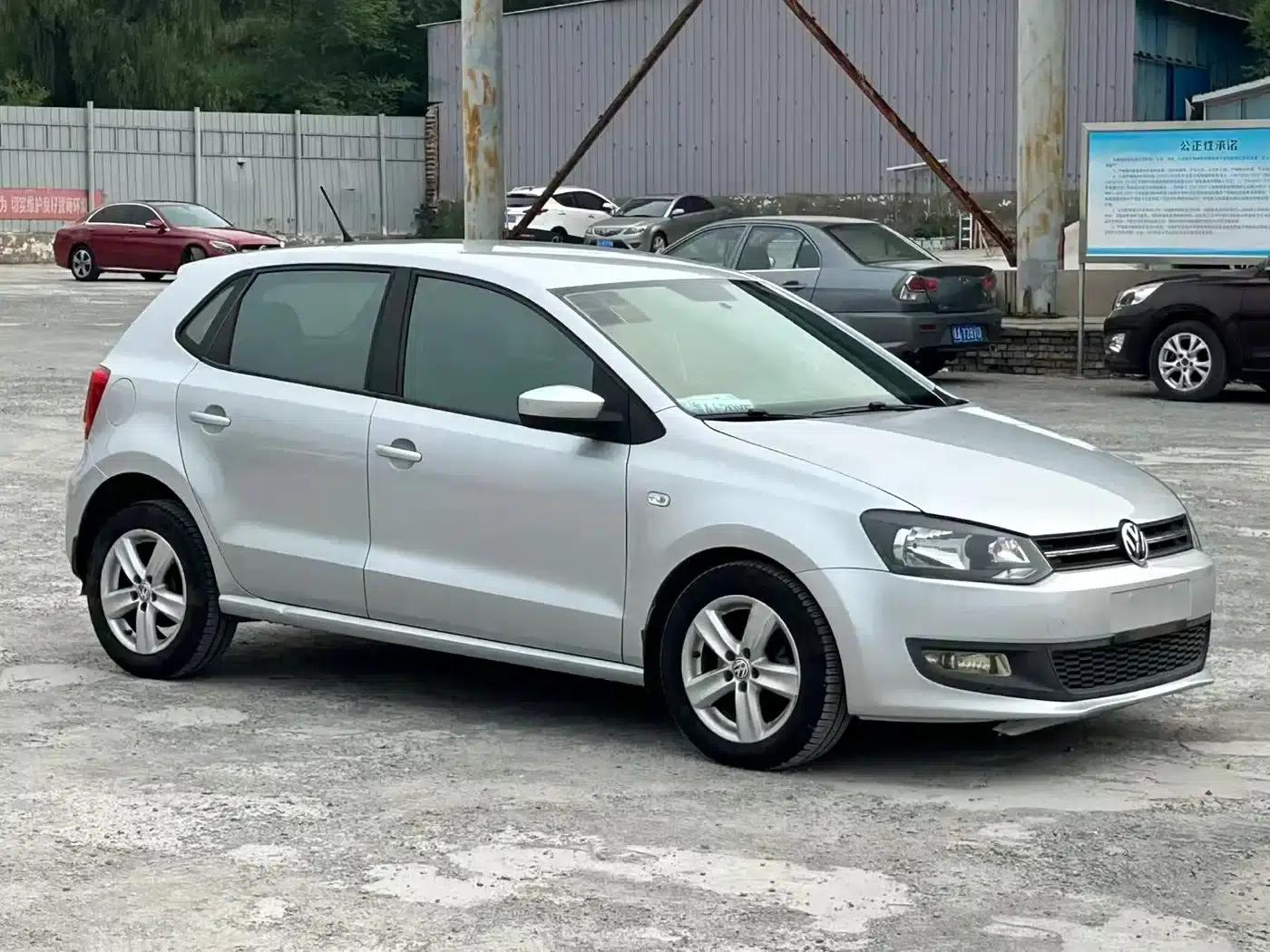 2011 Polo 1.4L Automatic Premium Edition — миниатюра 3