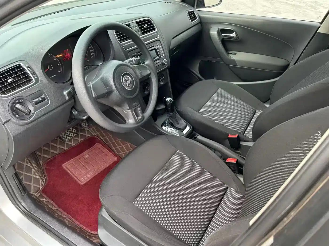 2011 Polo 1.4L Automatic Premium Edition — миниатюра 4