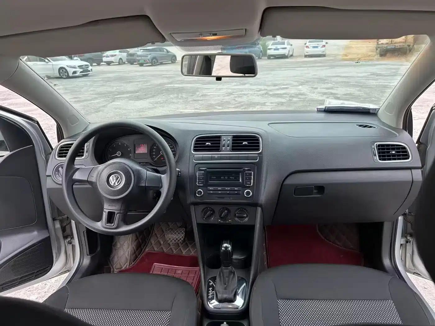 2011 Polo 1.4L Automatic Premium Edition — миниатюра 6