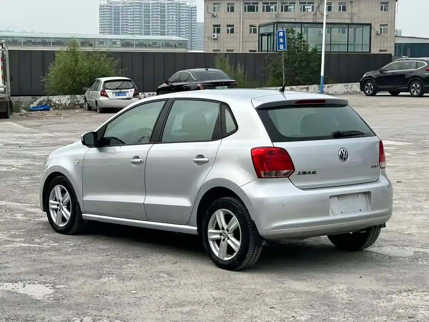 2011 Polo 1.4L Automatic Premium Edition — миниатюра 7