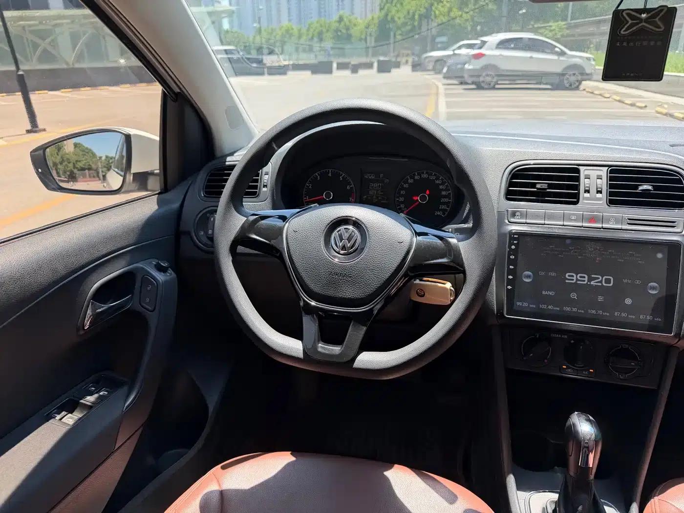 2018 Polo 1.5L Automatic Comfort Edition — миниатюра 15