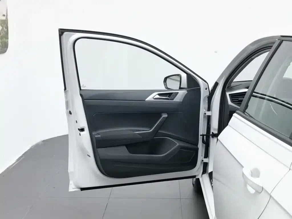 2023 Polo Facelift Plus 1.5L Automatic Enjoy Life Edition — миниатюра 8