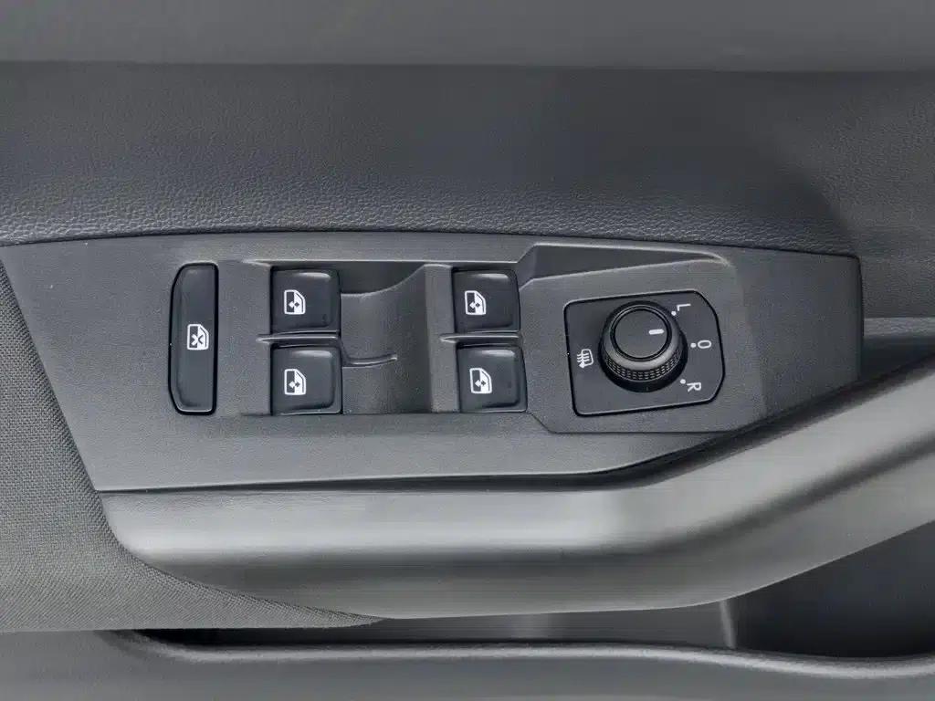 2023 Polo Facelift Plus 1.5L Automatic Enjoy Life Edition — миниатюра 9