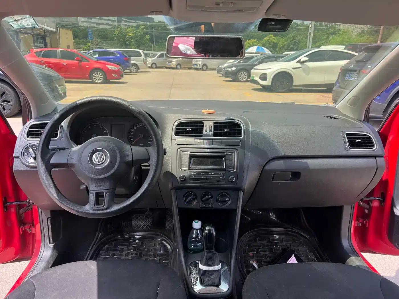 2013 Polo 1.6L Automatic Comfort Edition — миниатюра 6