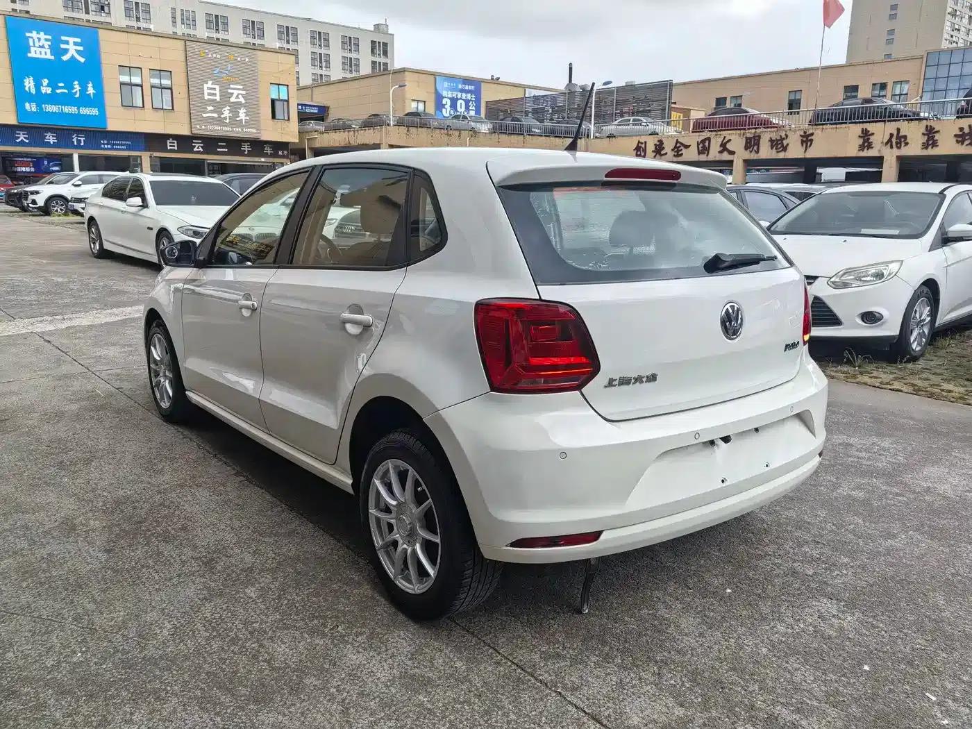 2014 Polo 1.6L Automatic Comfort Edition — миниатюра 3