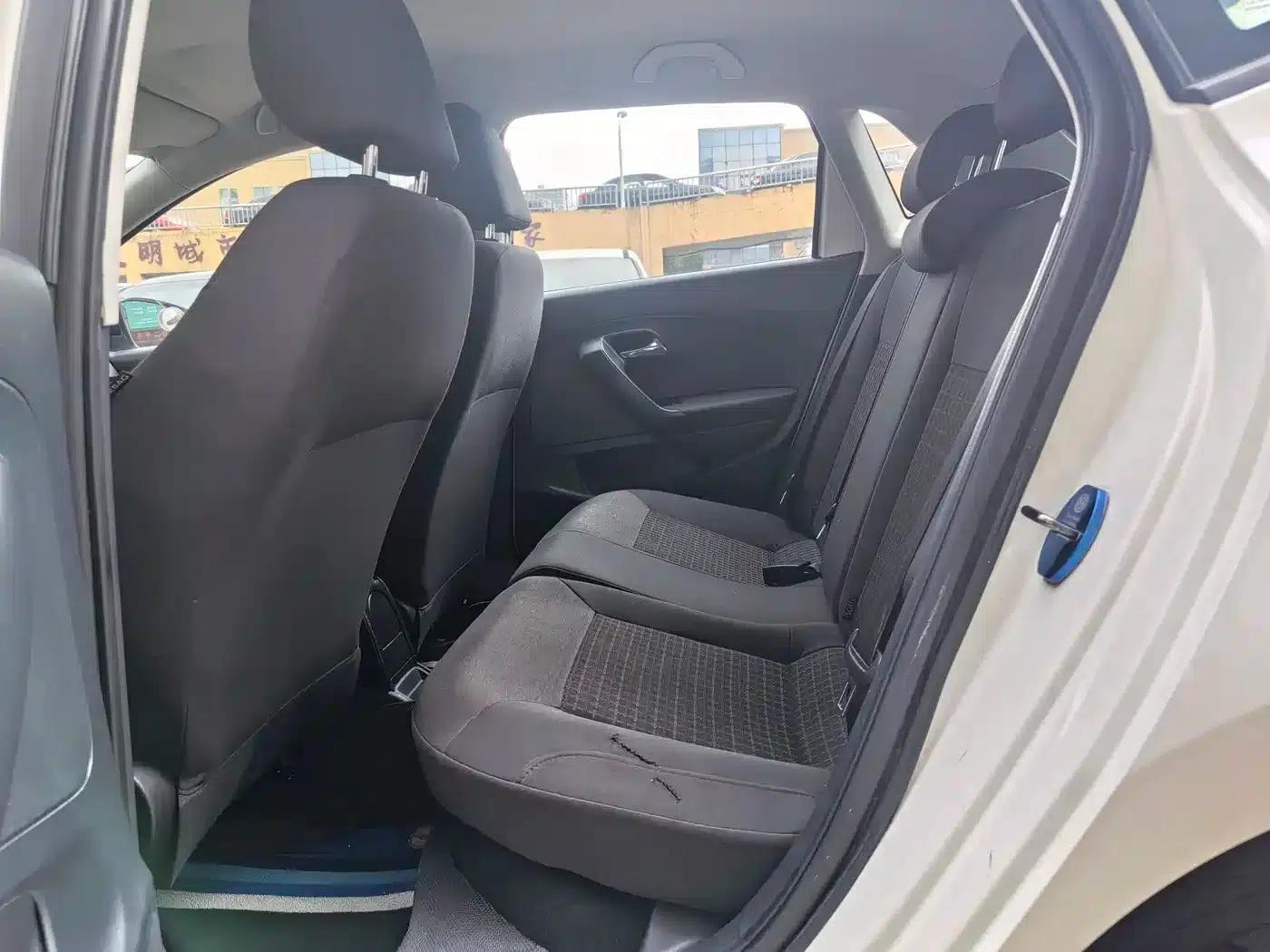 2014 Polo 1.6L Automatic Comfort Edition — миниатюра 6