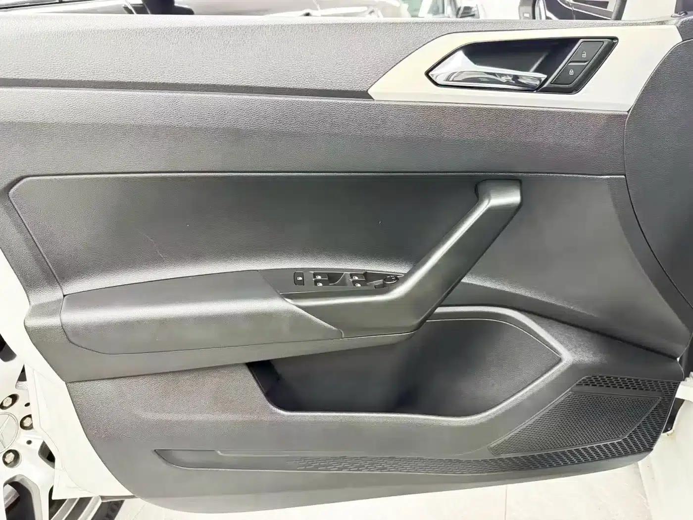 2023 Polo Facelift Plus 1.5L Automatic Colorful Technology Edition — миниатюра 12