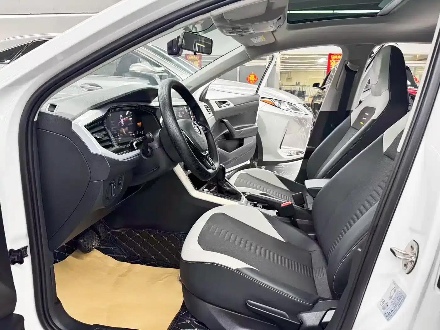2023 Polo Facelift Plus 1.5L Automatic Colorful Technology Edition — миниатюра 7