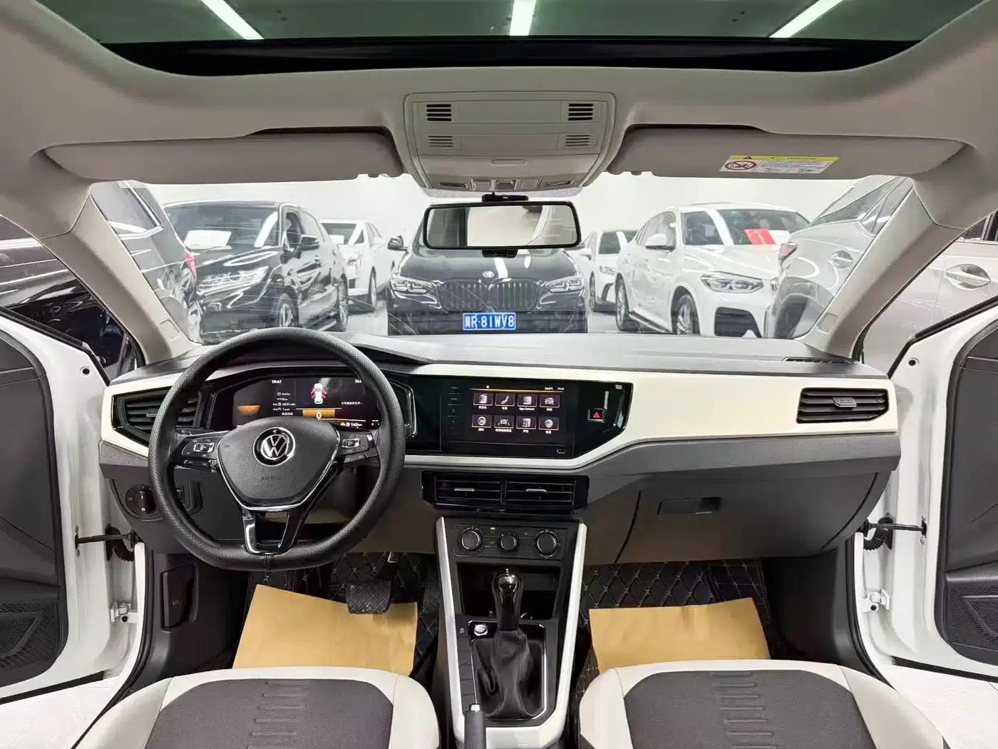 2023 Polo Facelift Plus 1.5L Automatic Colorful Technology Edition — миниатюра 9