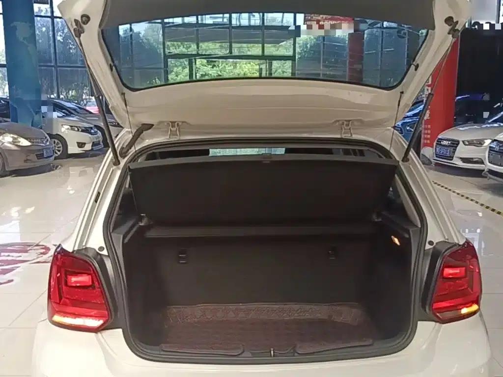 2016 Polo 1.4L Automatic Fashion Edition — миниатюра 19
