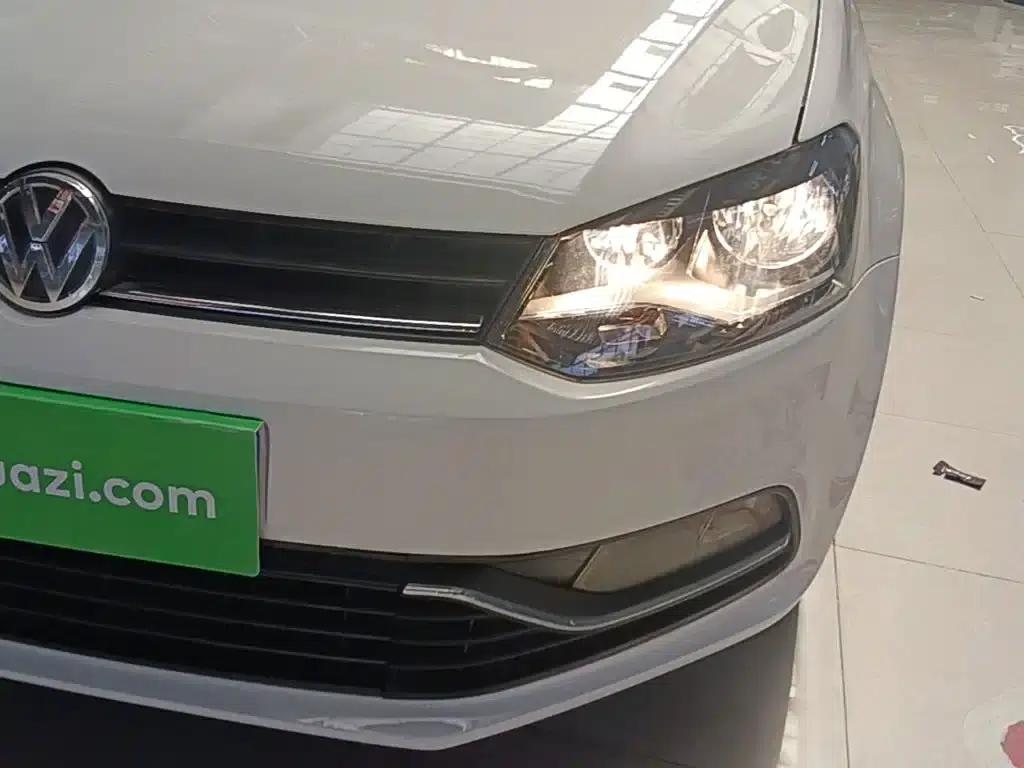 2016 Polo 1.4L Automatic Fashion Edition — миниатюра 24