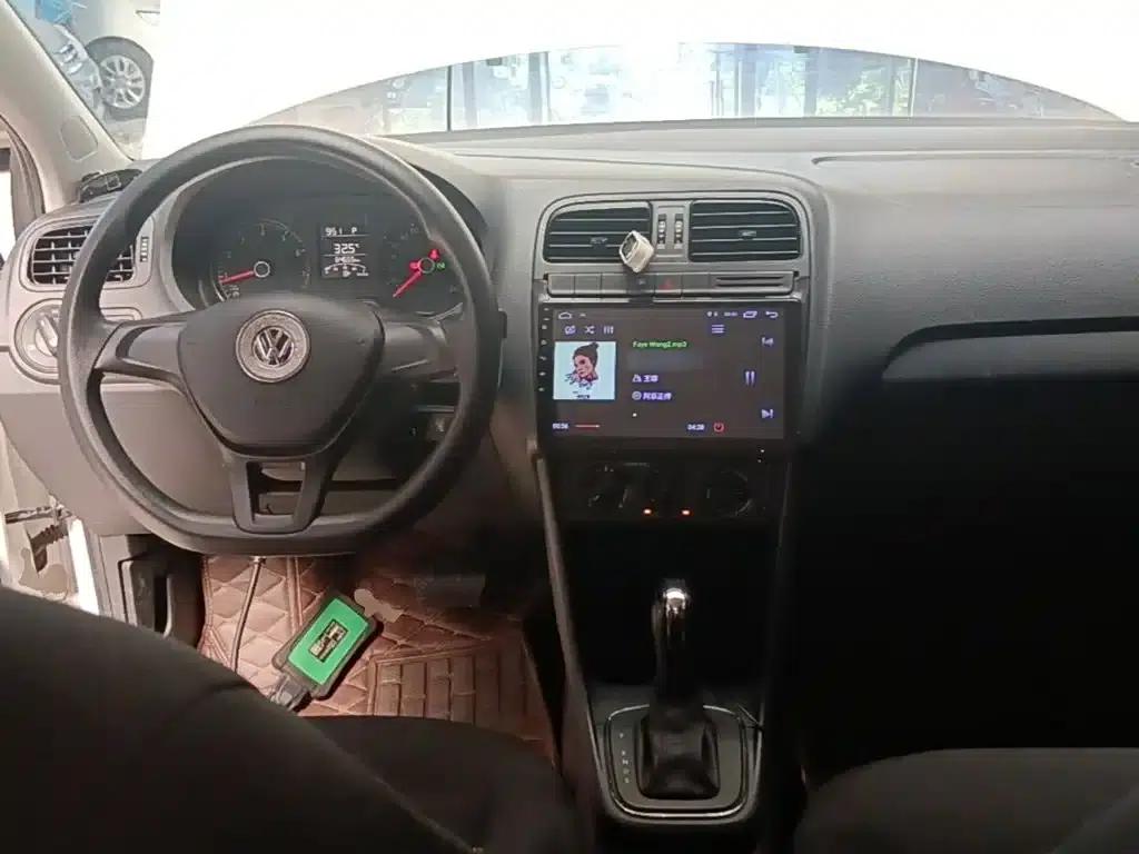 2016 Polo 1.4L Automatic Fashion Edition — миниатюра 10