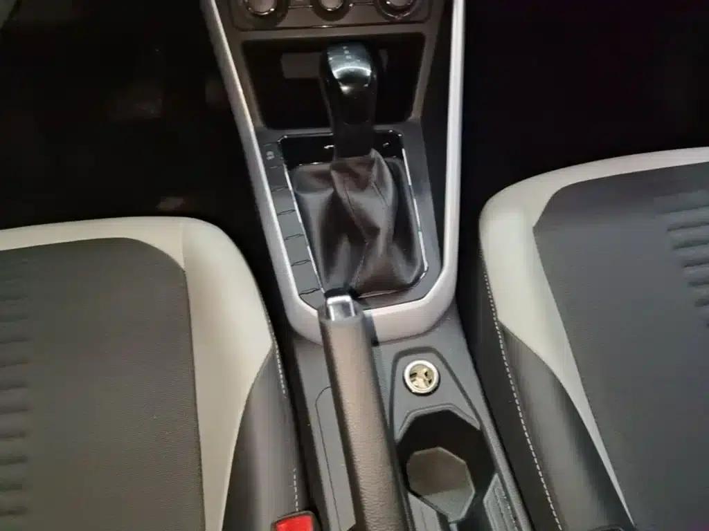 2019 Polo Plus 1.5L Automatic Colorful Technology Edition — миниатюра 14