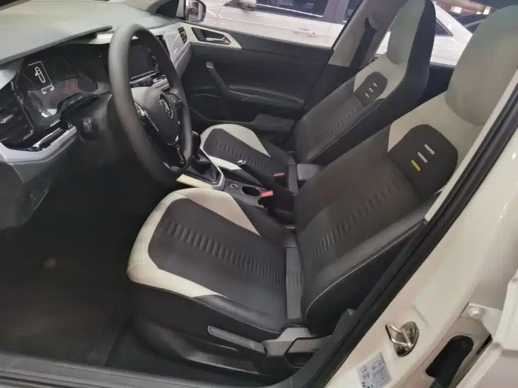 2019 Polo Plus 1.5L Automatic Colorful Technology Edition — миниатюра 15
