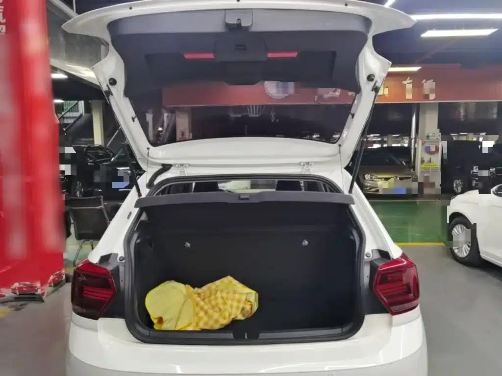 2019 Polo Plus 1.5L Automatic Colorful Technology Edition — миниатюра 19