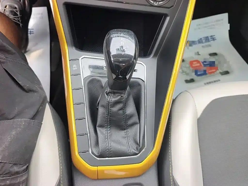 2019 Polo Plus 1.5L Automatic Colorful Technology Edition — миниатюра 14