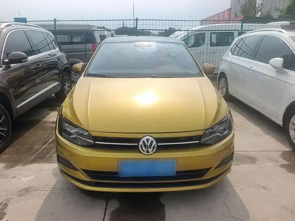 2019 Polo Plus 1.5L Automatic Colorful Technology Edition — миниатюра 3