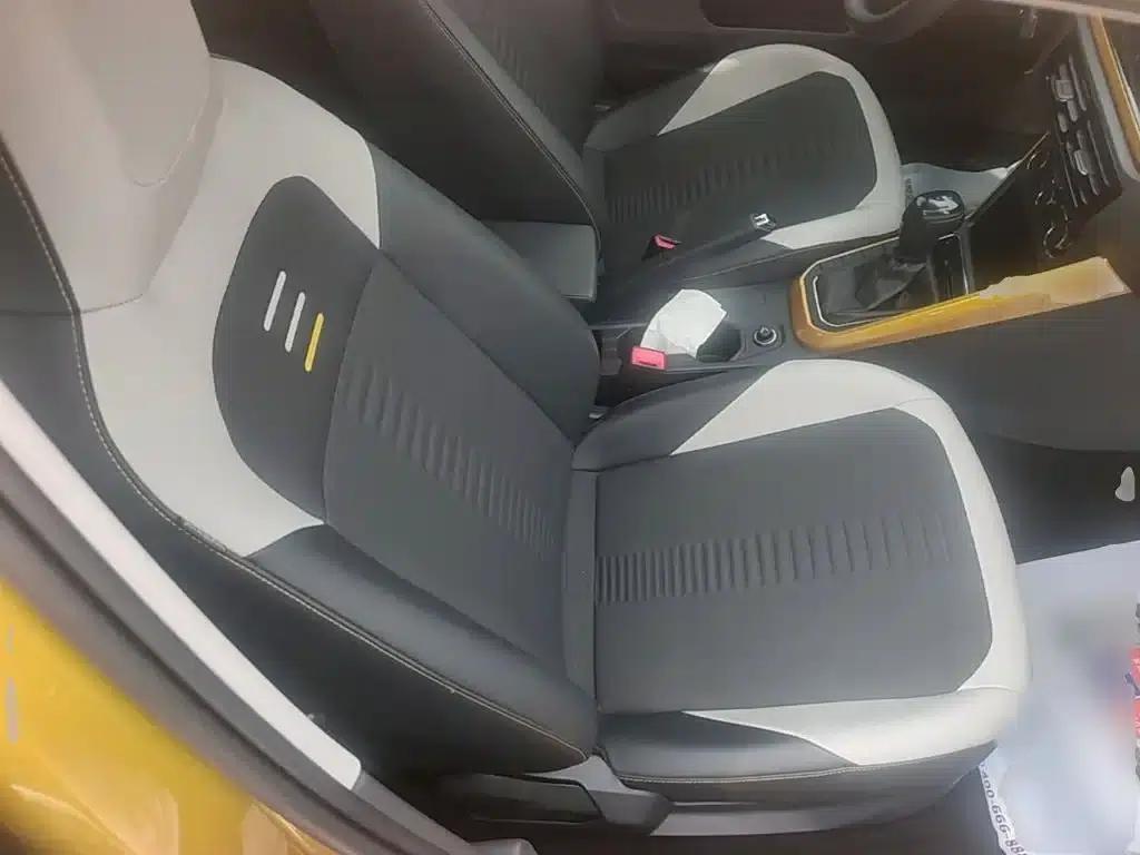 2019 Polo Plus 1.5L Automatic Colorful Technology Edition — миниатюра 25