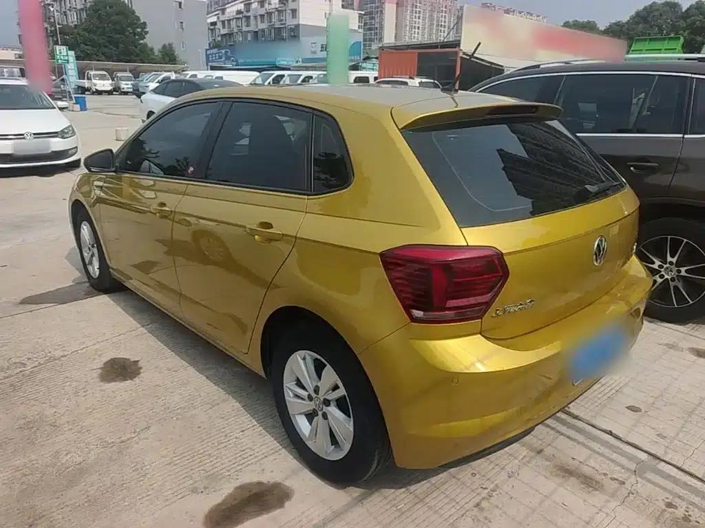 2019 Polo Plus 1.5L Automatic Colorful Technology Edition — миниатюра 5