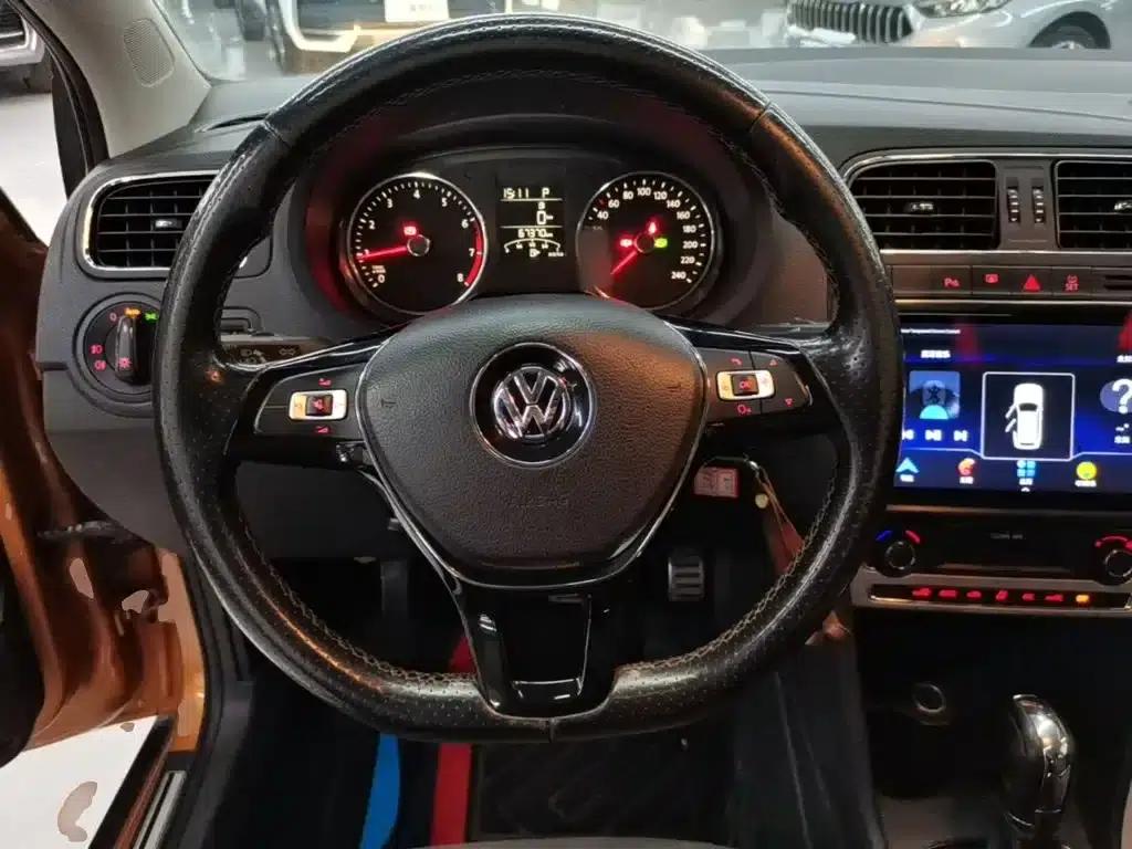 2016 Polo 1.6L Cross Polo Automatic — миниатюра 11