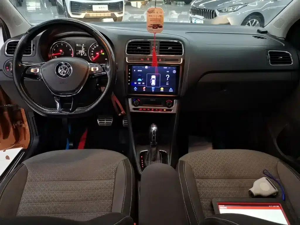 2016 Polo 1.6L Cross Polo Automatic — миниатюра 10