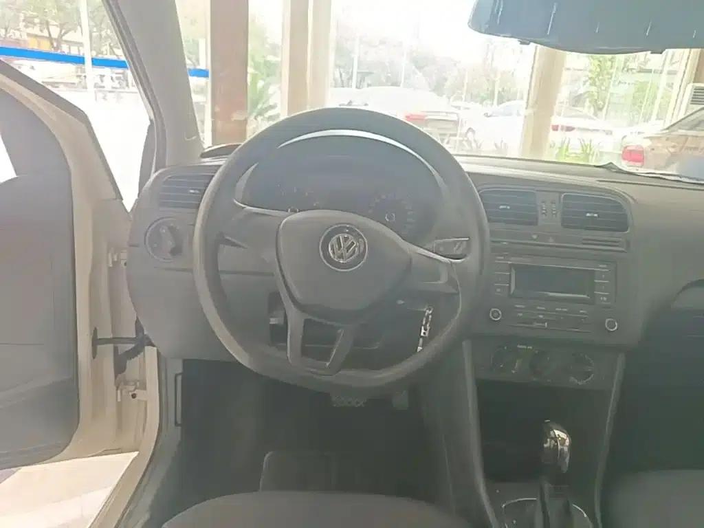 2016 Polo 1.4L Automatic Fashion Edition — миниатюра 11