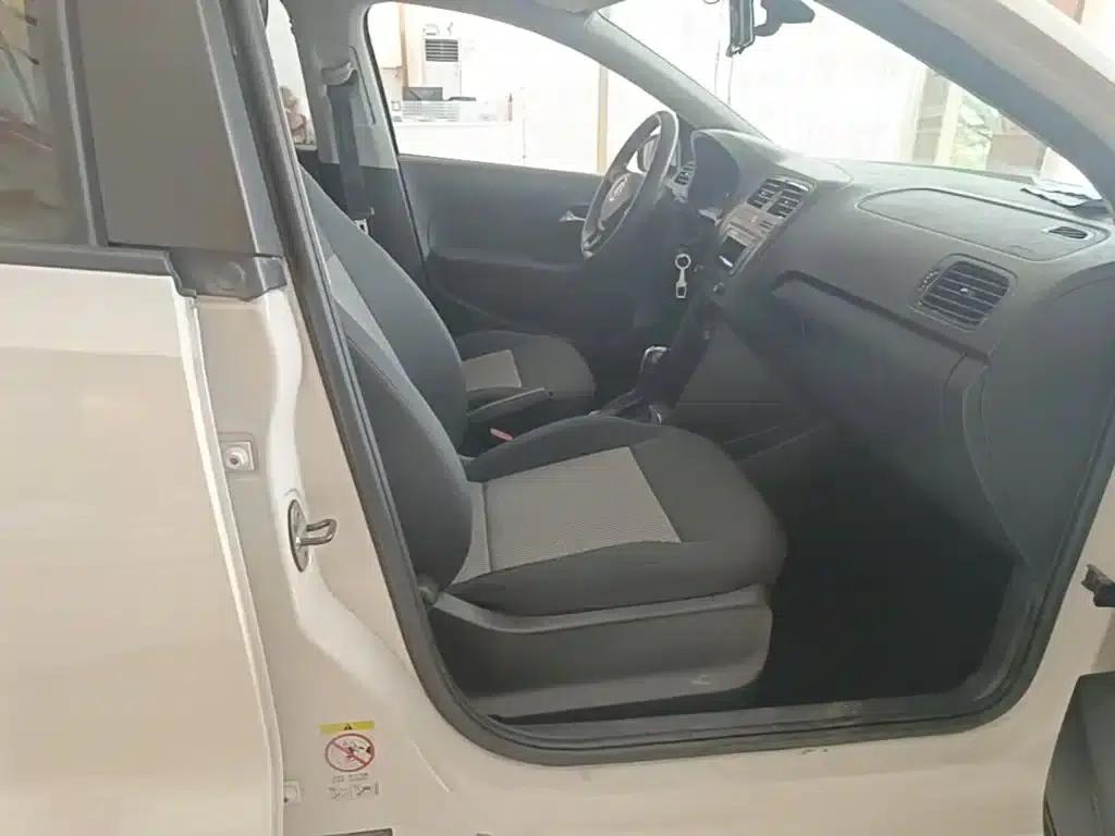 2016 Polo 1.4L Automatic Fashion Edition — миниатюра 25