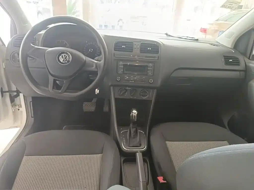 2016 Polo 1.4L Automatic Fashion Edition — миниатюра 10