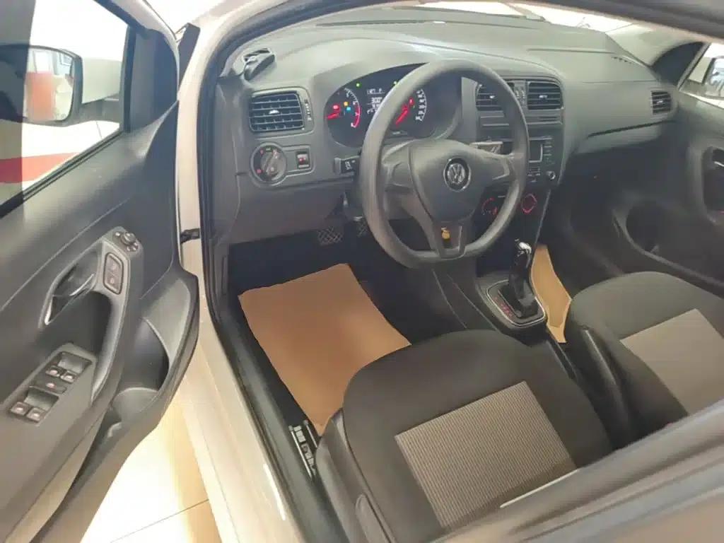 2016 Polo 1.4L Automatic Fashion Edition — миниатюра 16