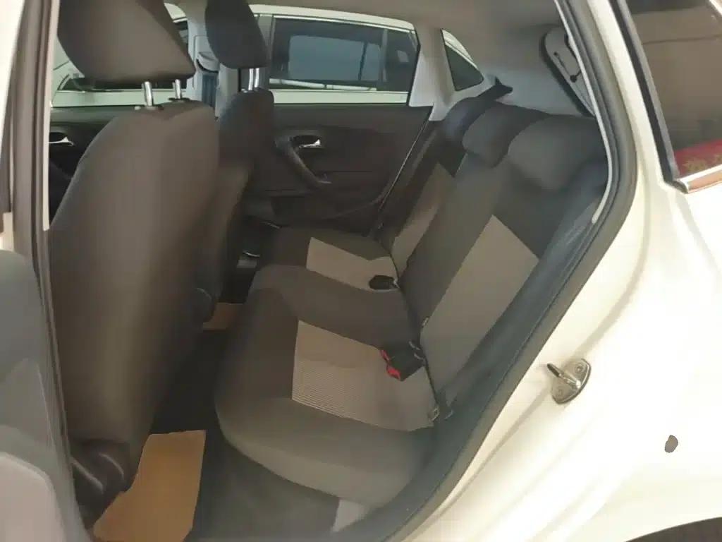 2016 Polo 1.4L Automatic Fashion Edition — миниатюра 17