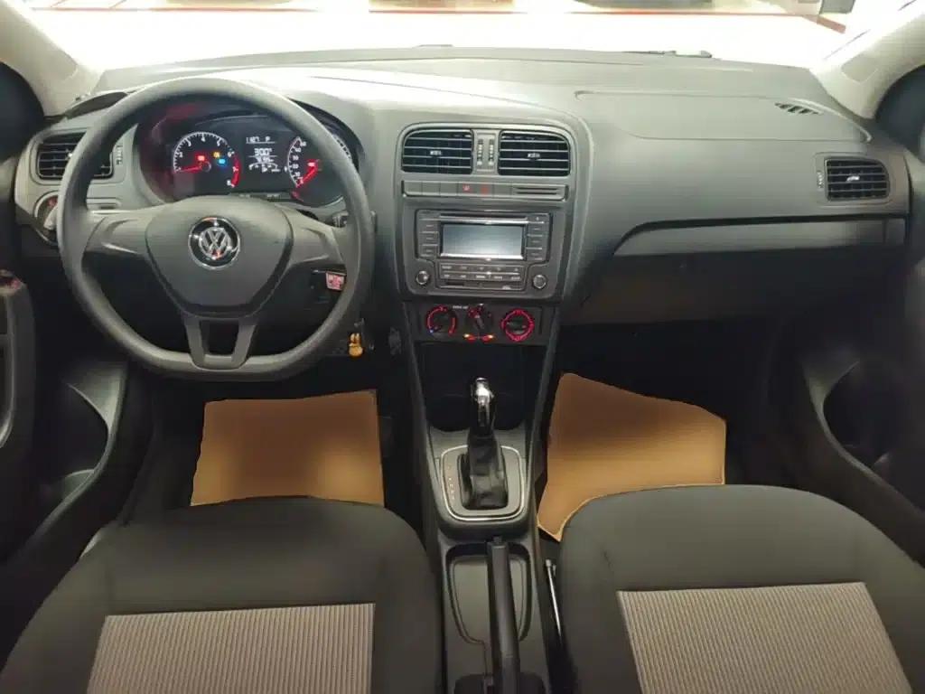 2016 Polo 1.4L Automatic Fashion Edition — миниатюра 10