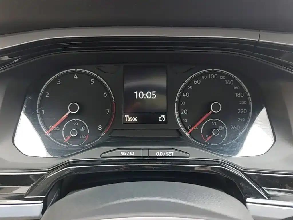 2019 Polo Plus 1.5L Automatic Colorful Technology Edition — миниатюра 12