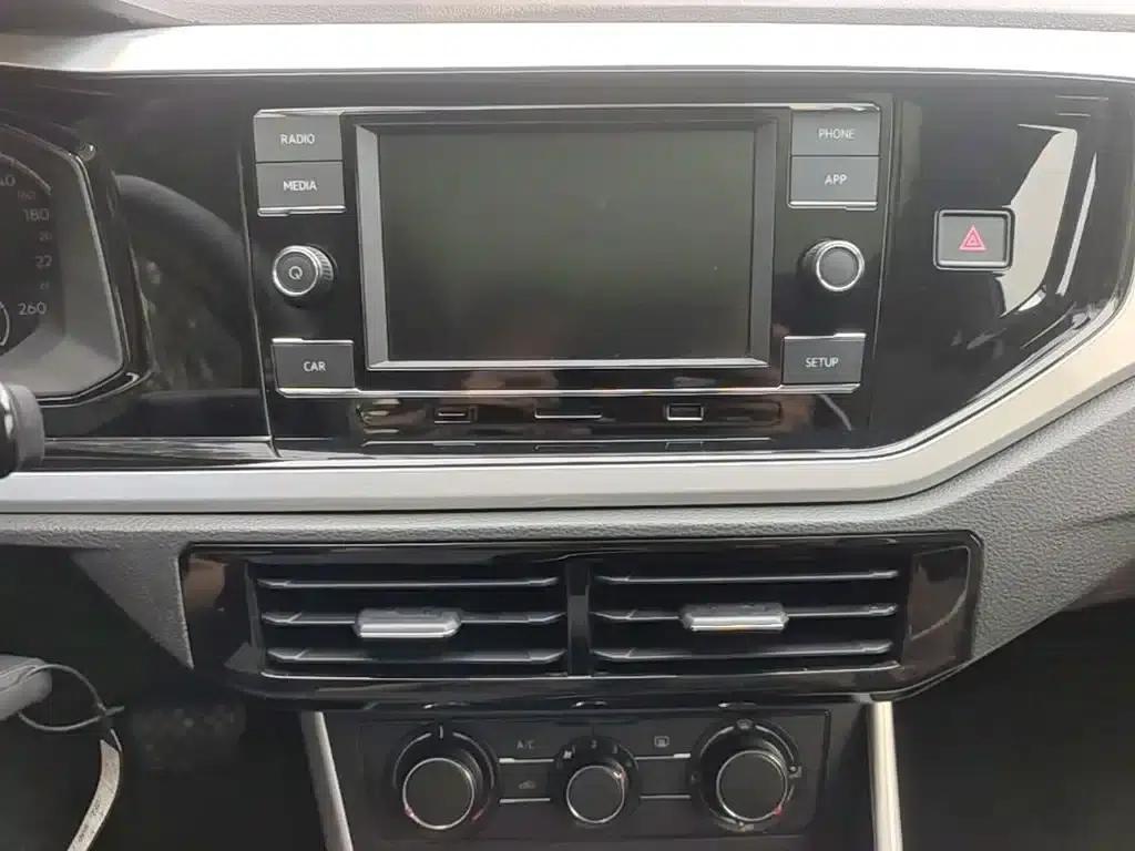 2019 Polo Plus 1.5L Automatic Colorful Technology Edition — миниатюра 13