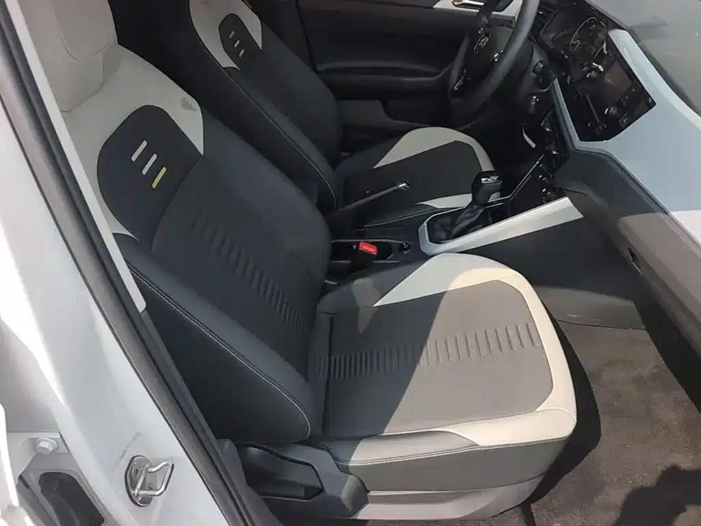 2019 Polo Plus 1.5L Automatic Colorful Technology Edition — миниатюра 25