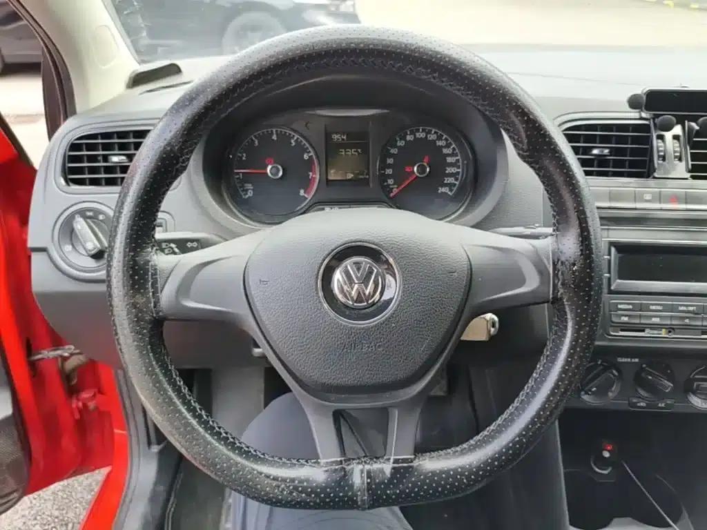 2016 Polo 1.4L Manual Fashion Edition — миниатюра 11