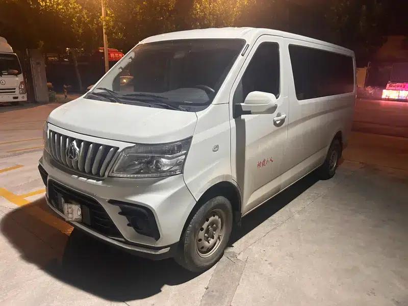 Ruixing EM80 2024 Comfort Model, Hatchback Door, 6 Seats, 270km Range, 41.86kWh — миниатюра 1
