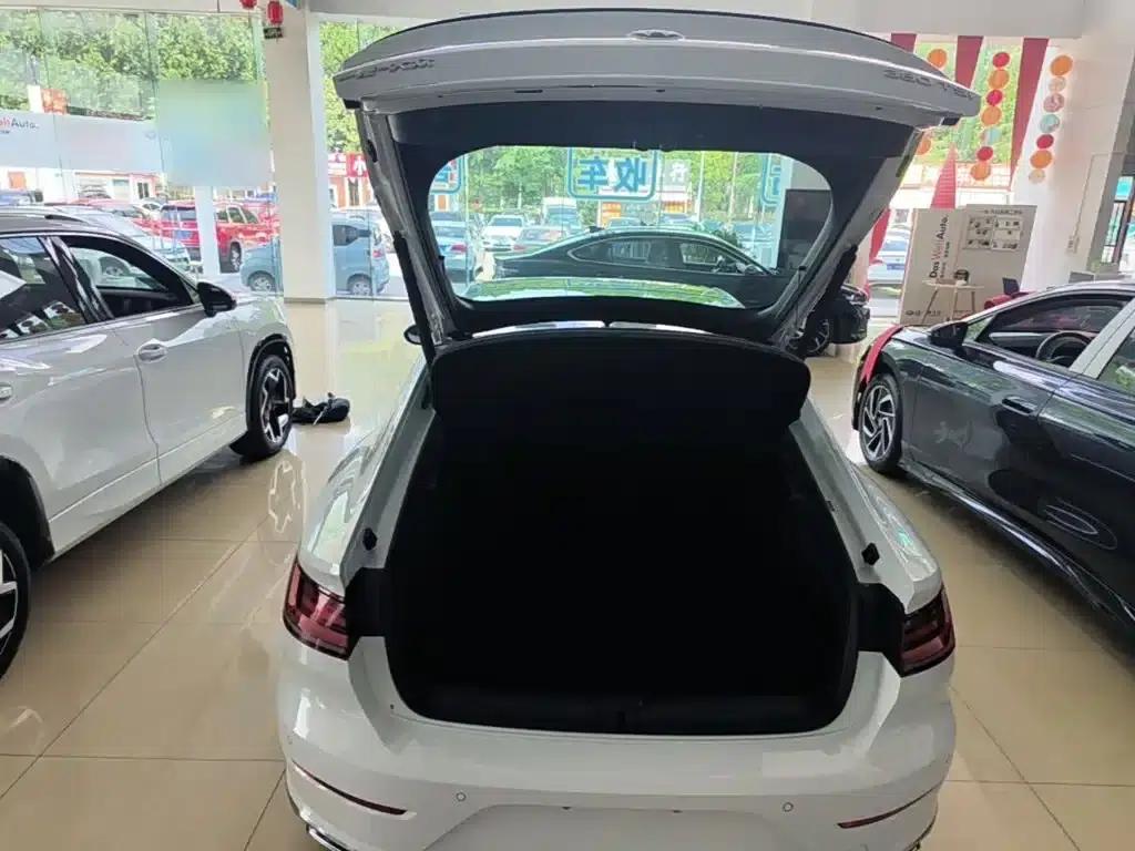 FAW-Volkswagen CC 2025 Facelift 380TSI - Eye-Catching Edition — миниатюра 19