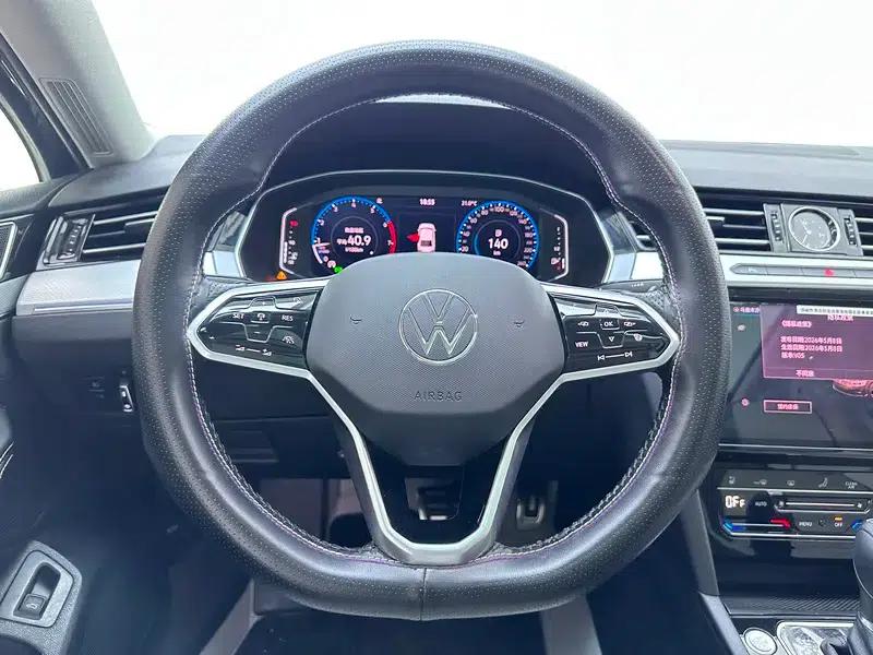 Volkswagen Magotan 2023 2 Millionth Unit Commemorative Edition 330TSI DSG Luxury — миниатюра 16