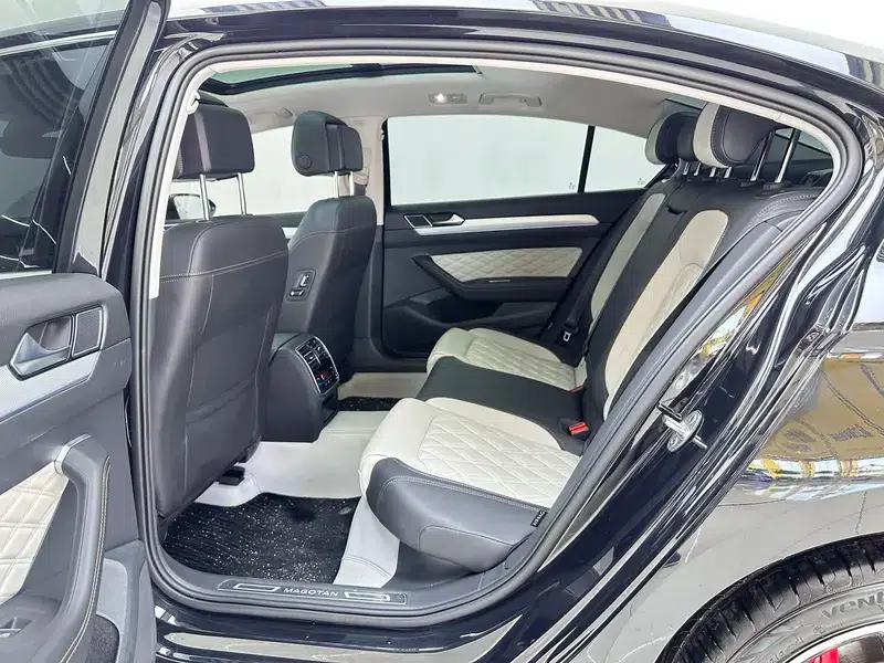 Volkswagen Magotan 2023 2 Millionth Unit Commemorative Edition 330TSI DSG Luxury — миниатюра 18
