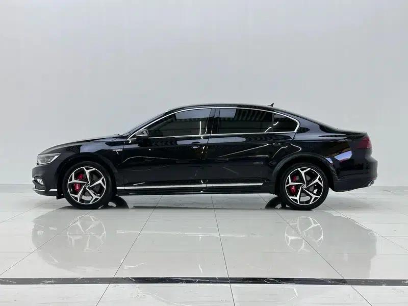Volkswagen Magotan 2023 2 Millionth Unit Commemorative Edition 330TSI DSG Luxury — миниатюра 4