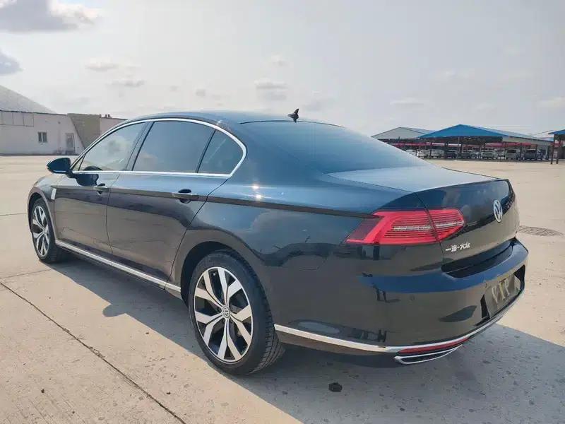 2018 Volkswagen Passat 330TSI DSG Premium — миниатюра 4