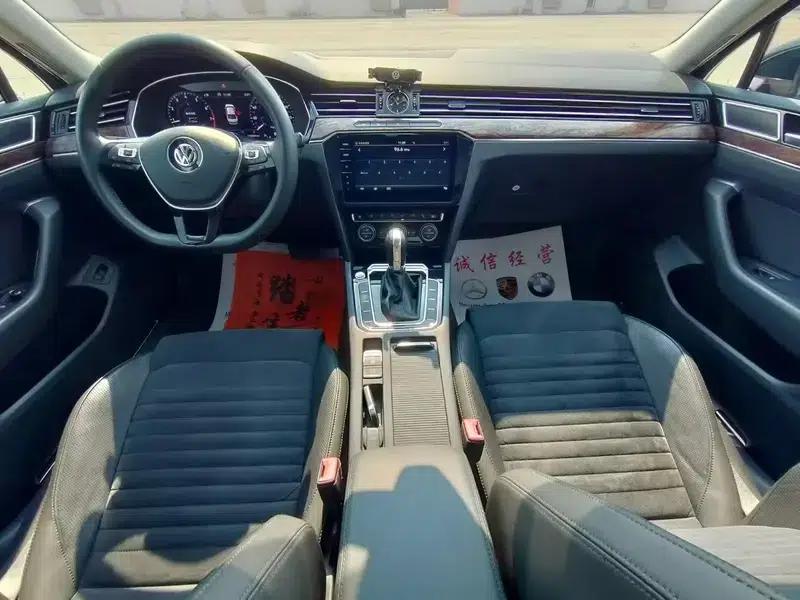 2018 Volkswagen Passat 330TSI DSG Premium — миниатюра 7