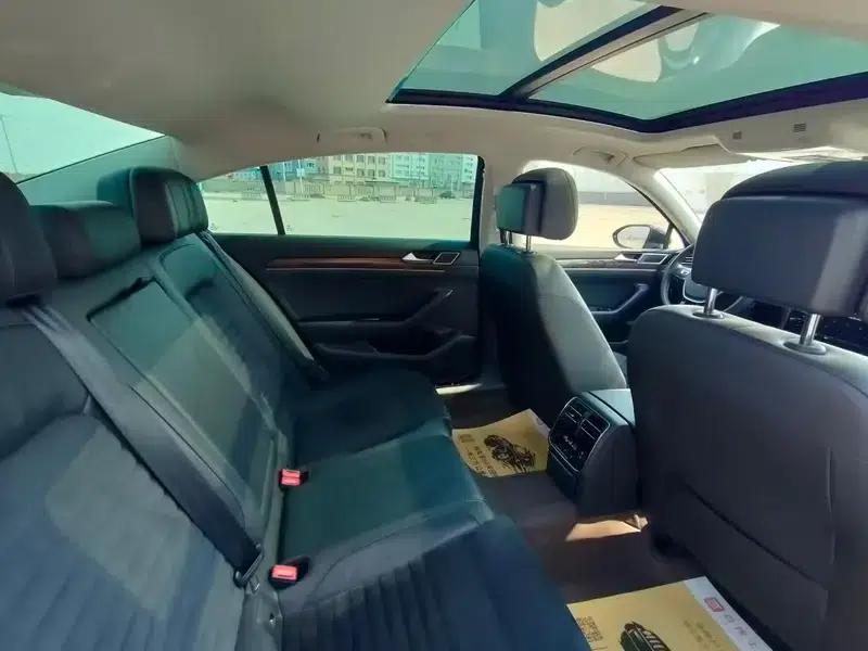 2018 Volkswagen Passat 330TSI DSG Premium — миниатюра 9